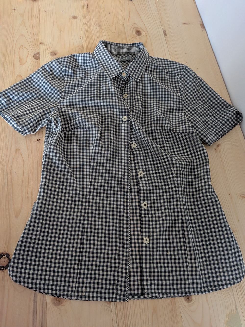 Womens Short-Sleeve Black & White Gingham Button-Down Shirt
